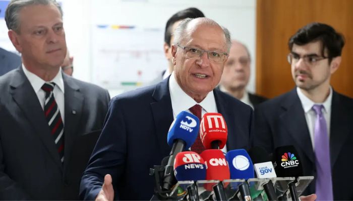 © Valter Campanato/Agência Brasil Alckmin diz que governo tentará acordo antes do prazo para tarifaço